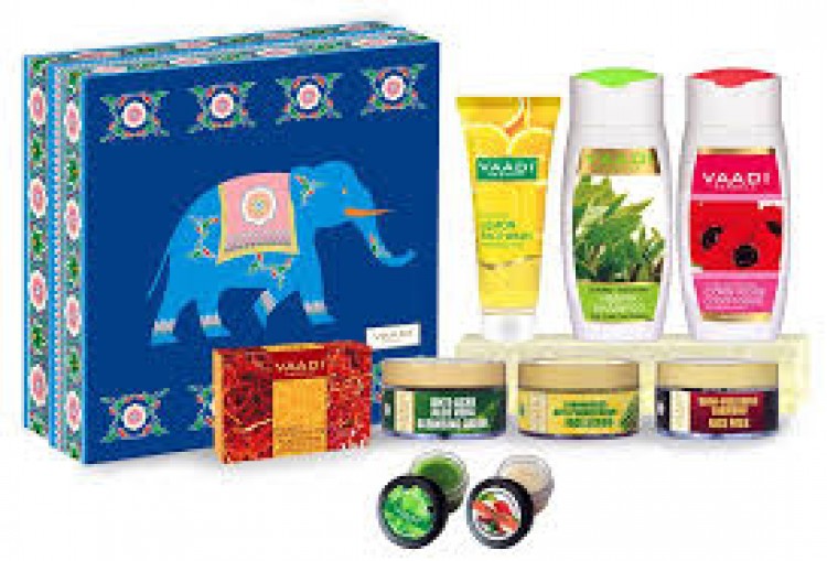 Curated visual reference: Fresh Look at Vaadi Herbal Majestic Essence Herbal Gift Set 545 Gm